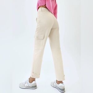 Aritzia Wilfred Free Modern High Rise Cargo Pants – Cream / Birch 🤍